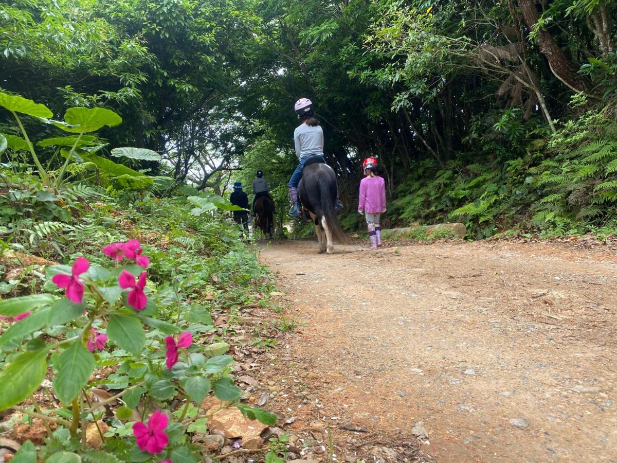 Muumin Farm Villa Nakijin Bagian luar foto